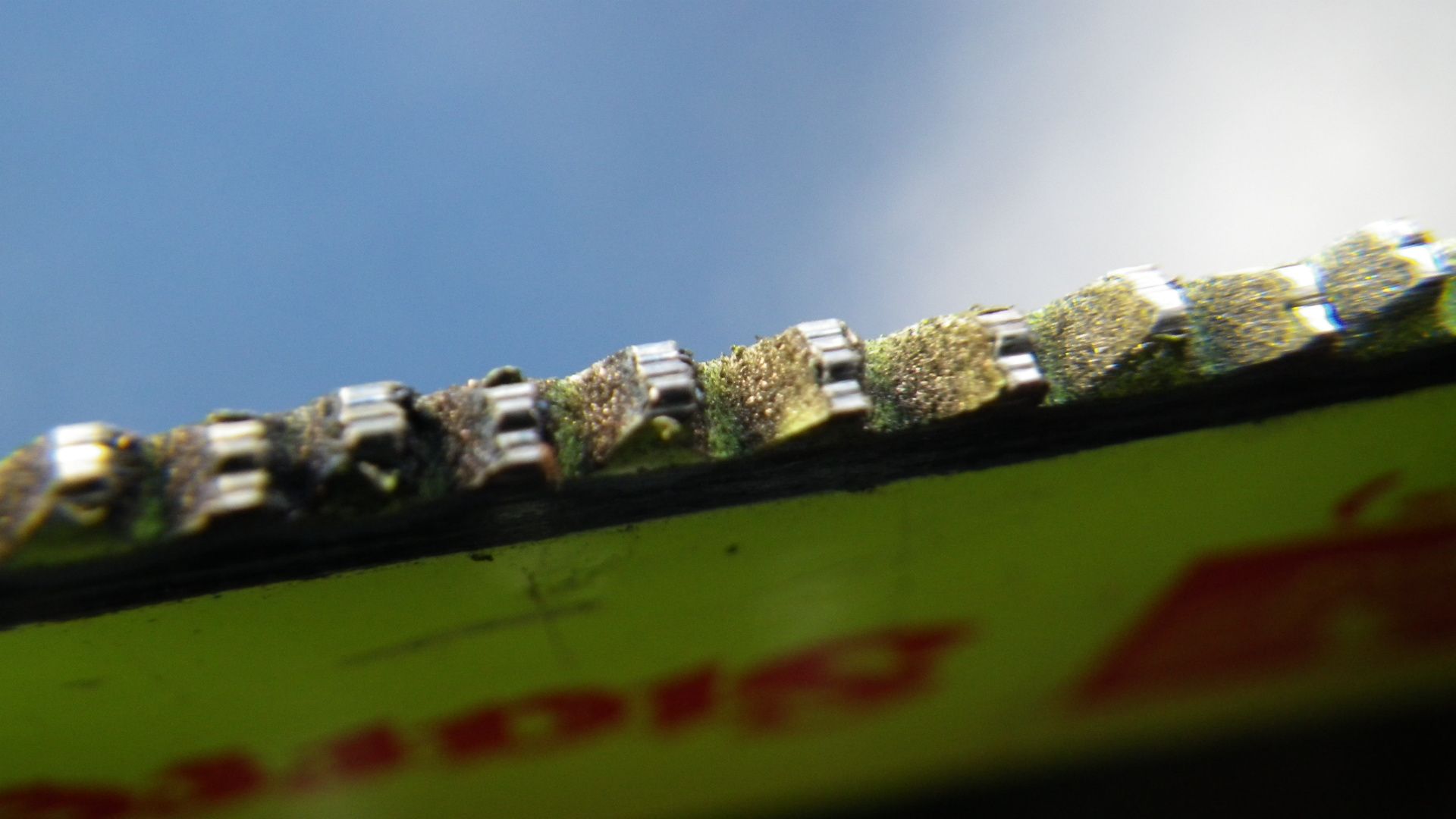 Close-up of a blade used with wide open throttle and no lubricant