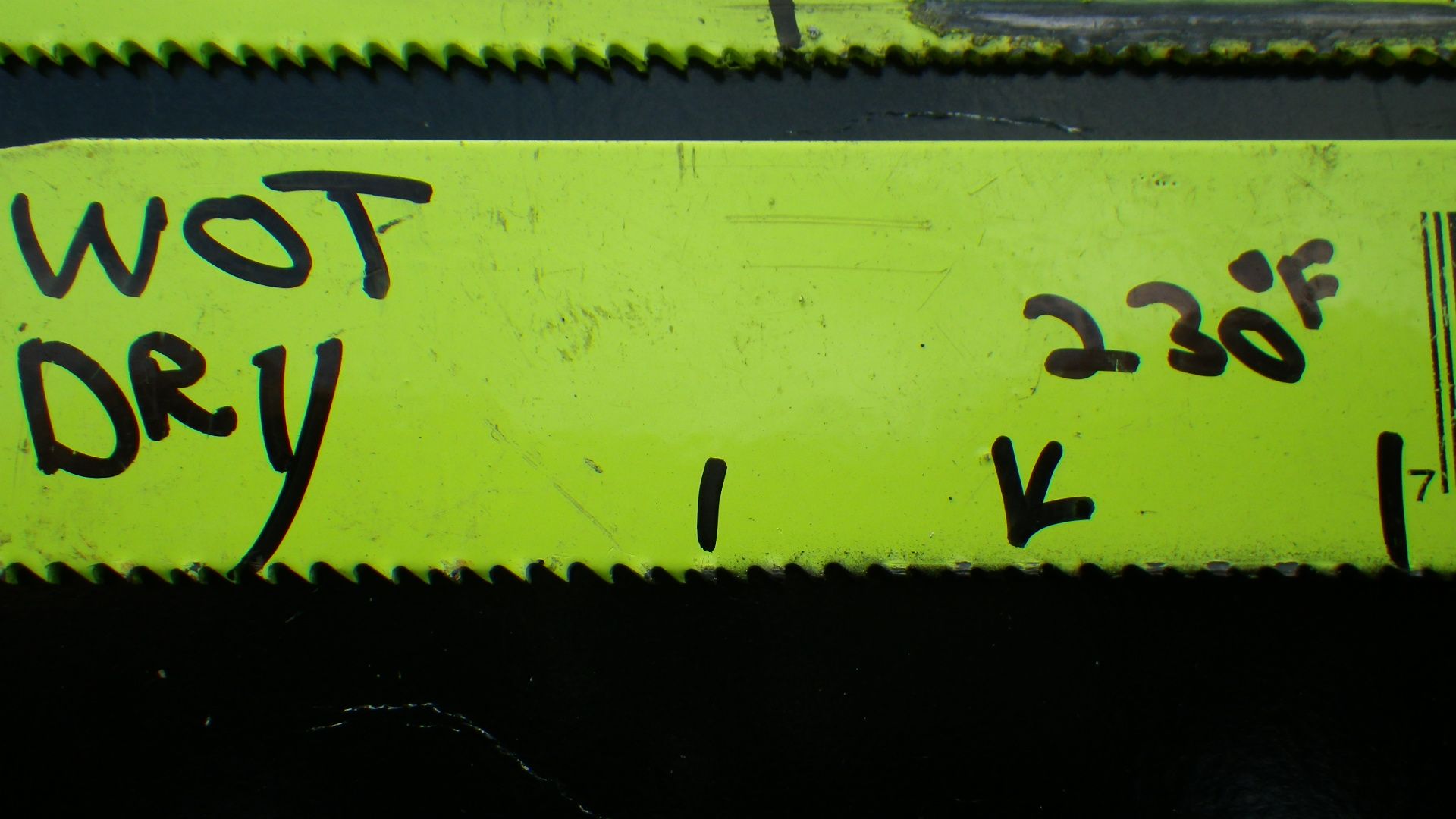 Reciprocating saw blade used with wide open throttle and no lubricant